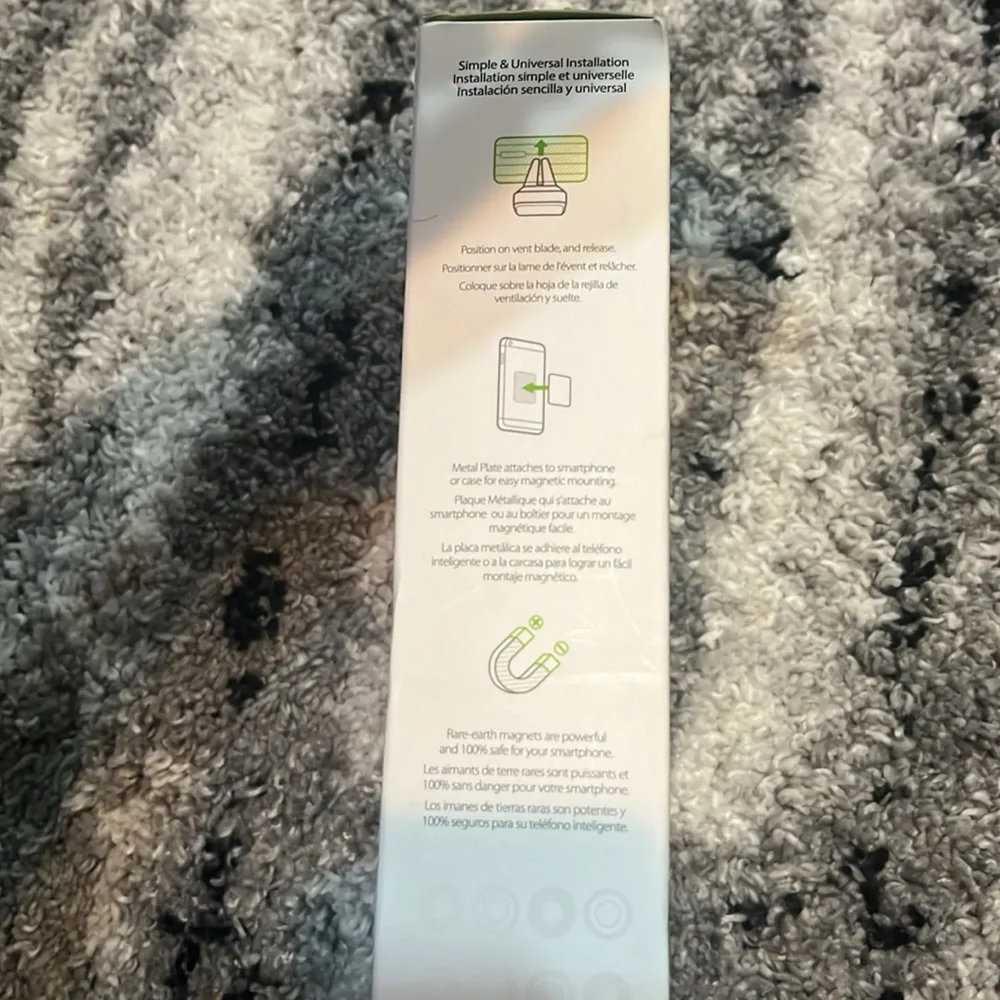 Mounting and changing travel kit
